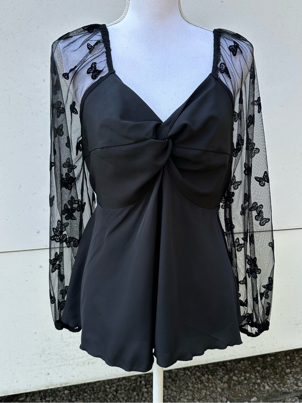 Black Long Sleeve Sheer Butterfly Blouse / X-Large (Estimated)